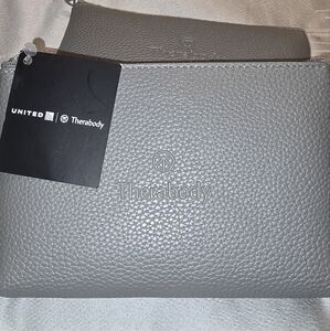 United Airlines/ Therabody Gray Toiletry Bag with Textured Finish